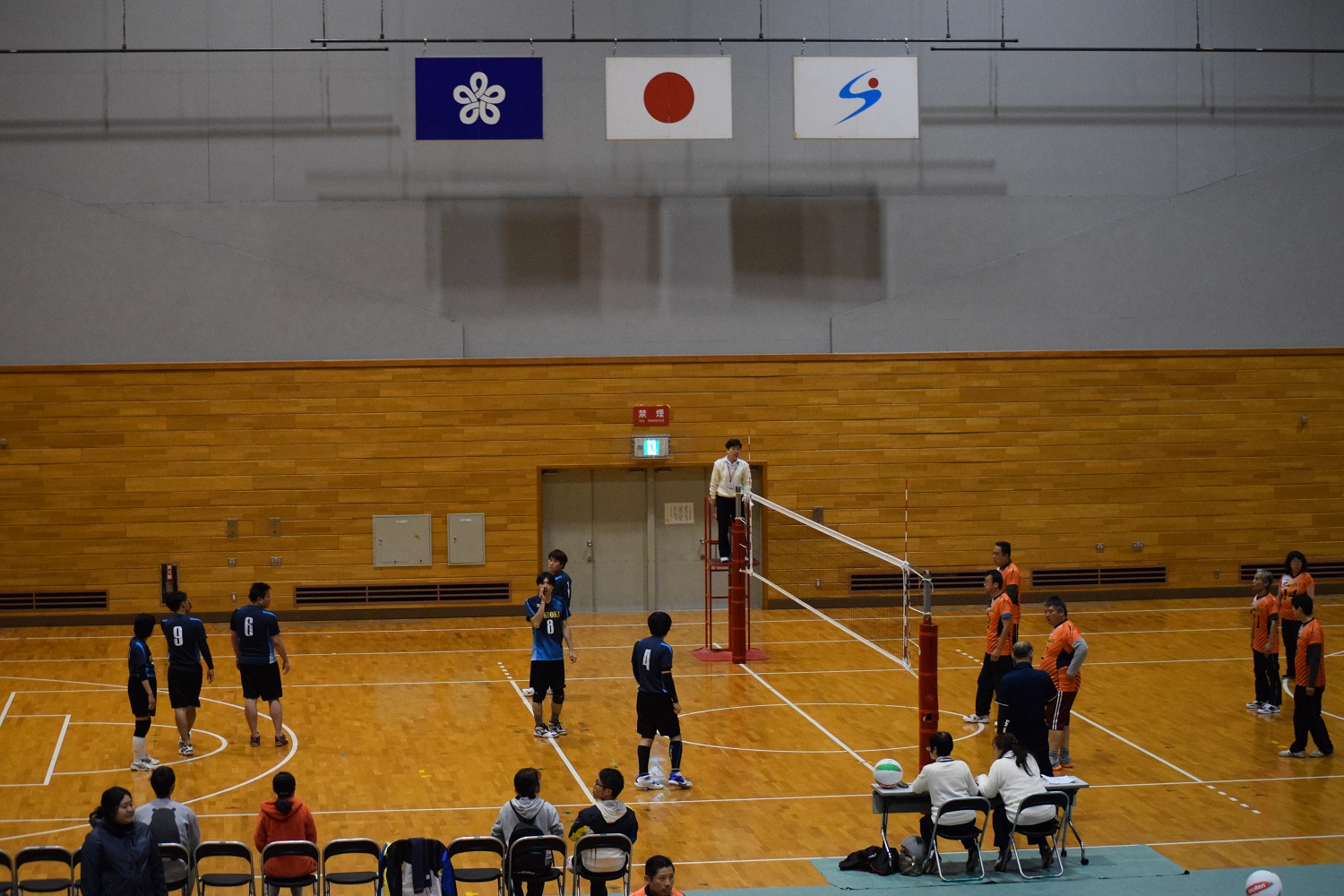 写真：福岡県精神障がい者バレーボール大会の様子