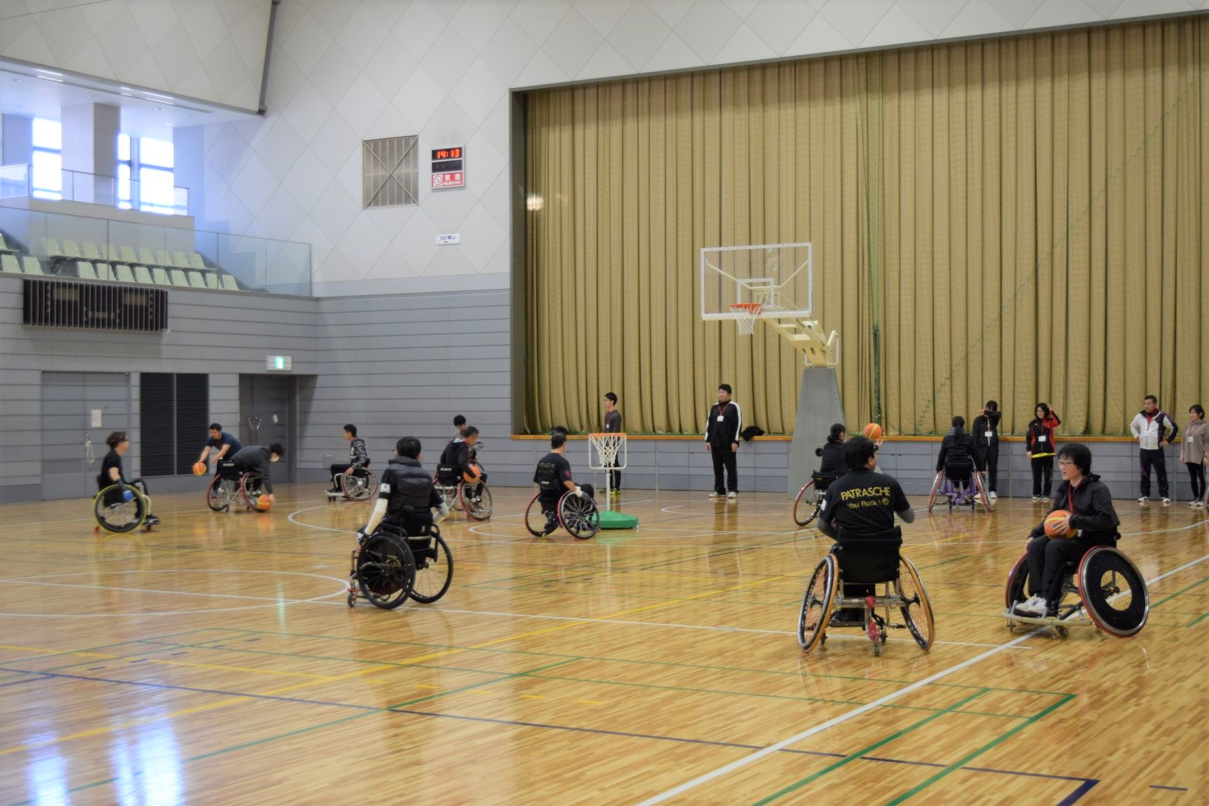 写真：令和2年度福岡県初級障がい者スポーツ指導員養成講習会の様子